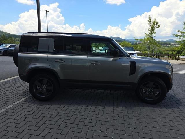 Photo of 2025 Silicon Silver Land Rover Defender