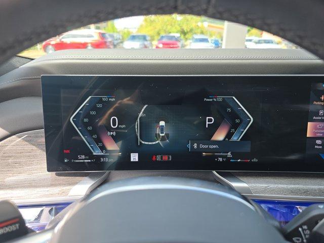 Photo of 2024 White BMW 740