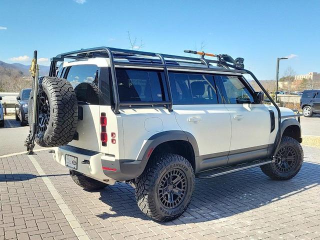 Photo of 2024 Santorini Black Land Rover Defender