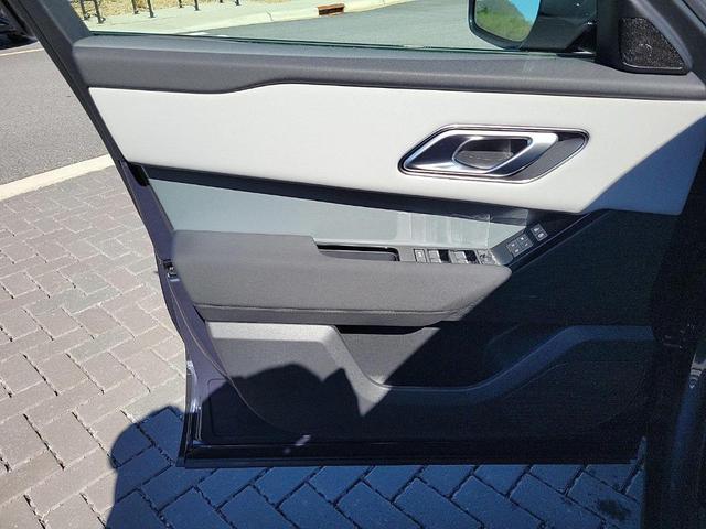 Photo of 2025 Varesine Blue Land Rover Range Rover Velar