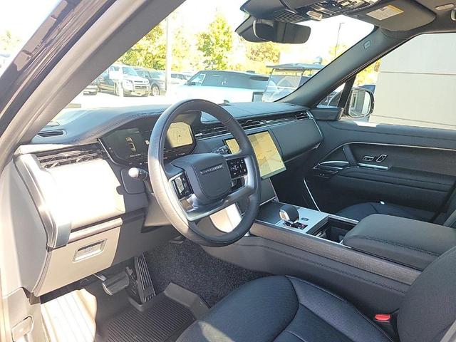 Photo of 2025 Obsidian Black In Gloss Finish Land Rover Range Rover