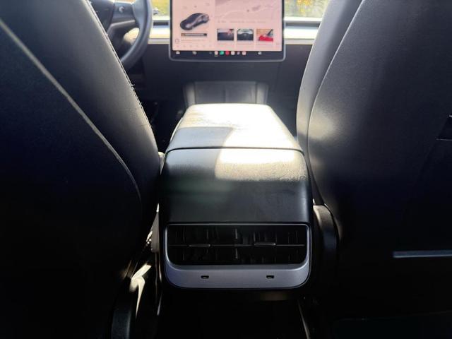 Photo of 2022 Solid Black Tesla Model 3