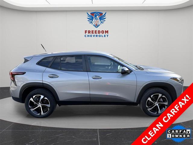Photo of 2025 Sterling Gray Metallic Chevrolet Trax