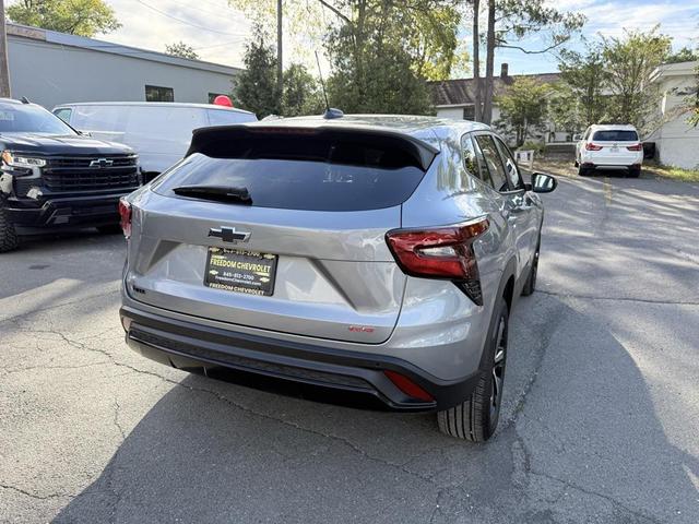 Photo of 2025 Sterling Gray Metallic Chevrolet Trax