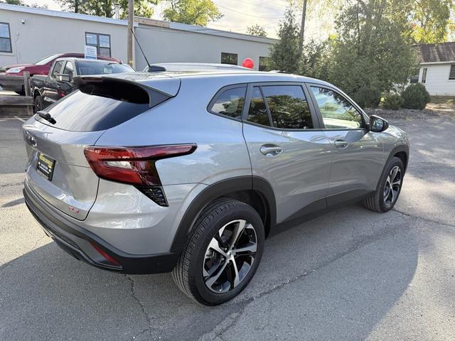 Photo of 2025 Sterling Gray Metallic Chevrolet Trax