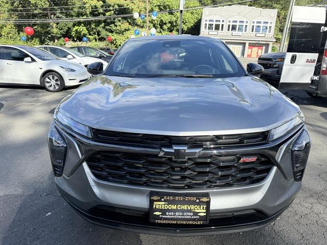 Photo of 2025 Sterling Gray Metallic Chevrolet Trax