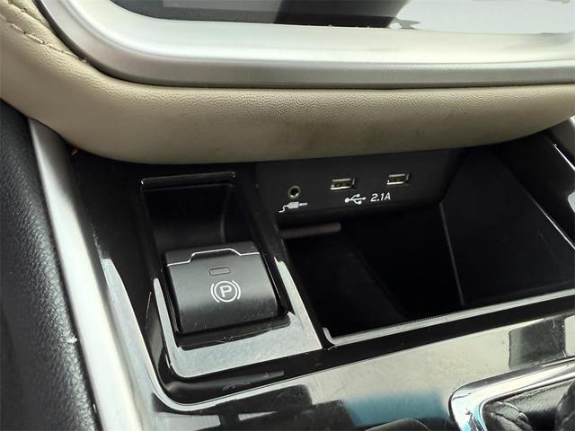 Photo of 2022 Crystal Black Silica Subaru Legacy