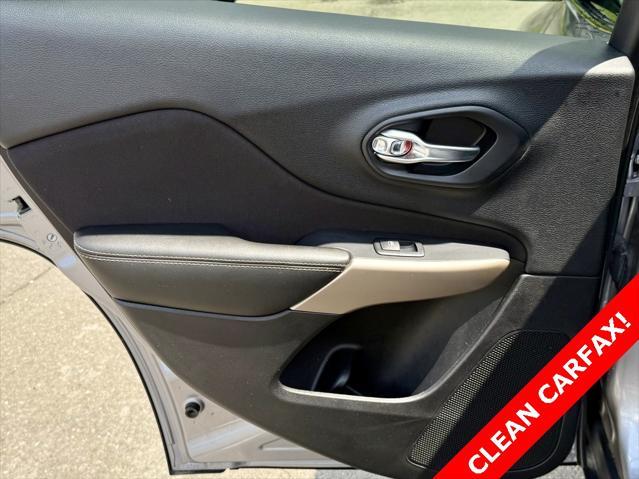 Photo of 2017 Billet Silver Metallic Clearcoat Jeep Cherokee