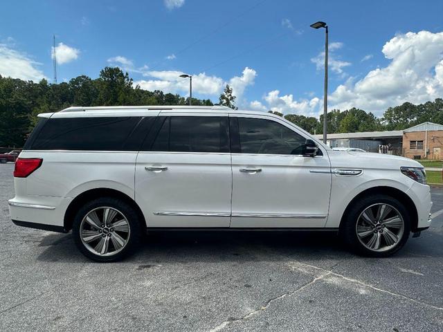 Photo of 2018 White Platinum Metallic Tri-Coat Lincoln Navigator L
