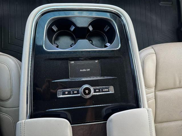Photo of 2018 White Platinum Metallic Tri-Coat Lincoln Navigator L