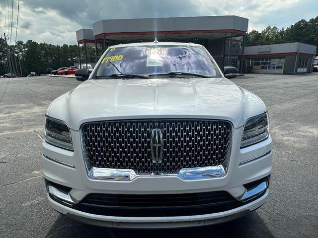 Photo of 2018 White Platinum Metallic Tri-Coat Lincoln Navigator L