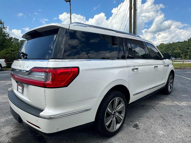 Photo of 2018 White Platinum Metallic Tri-Coat Lincoln Navigator L