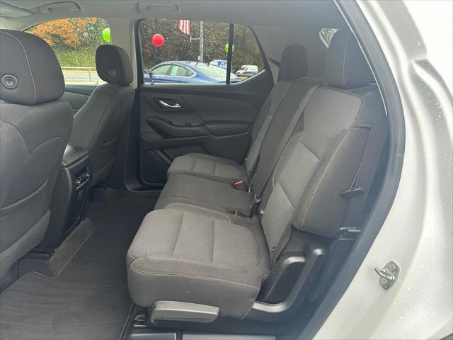 Photo of 2019 Summit White Chevrolet Traverse