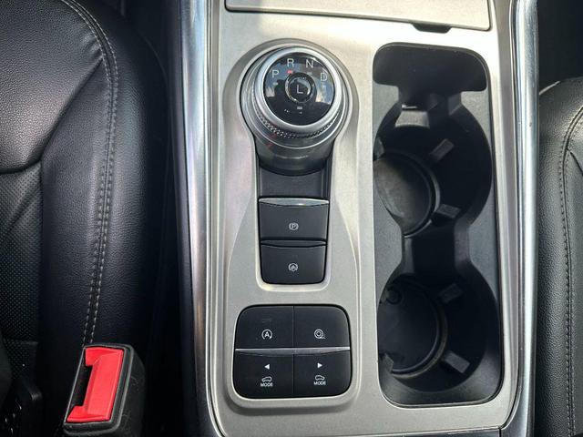 Photo of 2021 Iconic Silver Ford Explorer