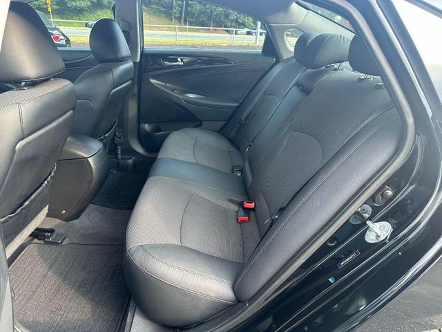 Photo of 2014 Phantom Black Metallic Hyundai SONATA