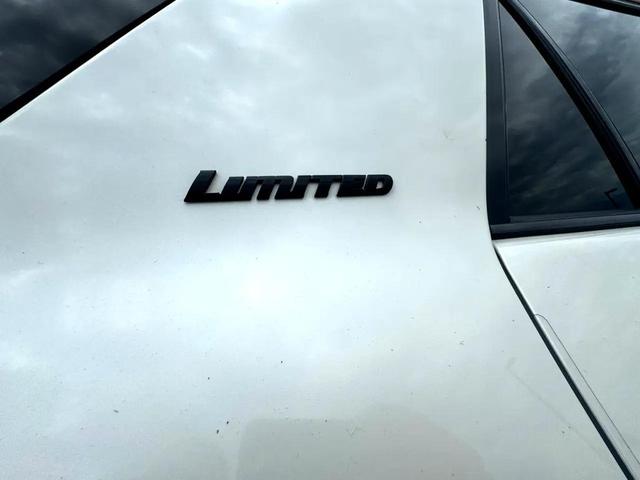 Photo of 2019 Blizzard Pearl Toyota 4Runner