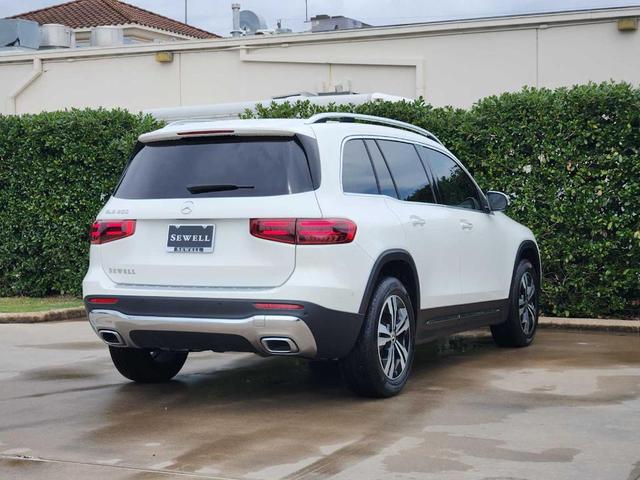 Photo of 2025 Polar White Mercedes-Benz GLB 250