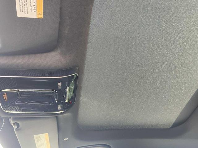 Photo of 2025 Polar White Mercedes-Benz C-Class