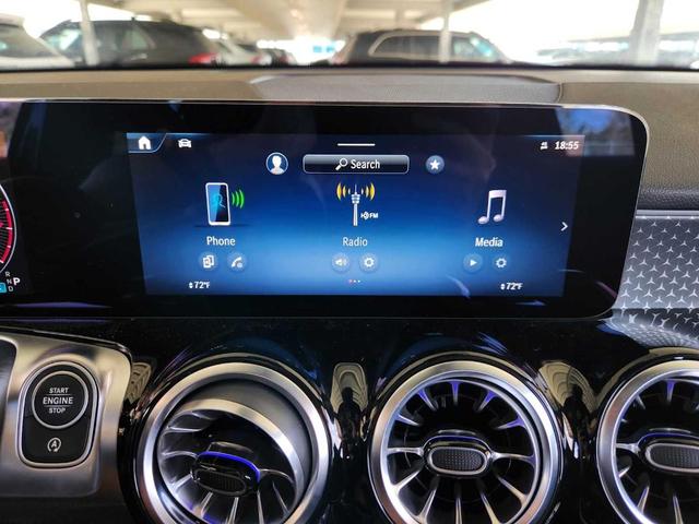 Photo of 2025 Starling Blue Metallic Mercedes-Benz GLB 250