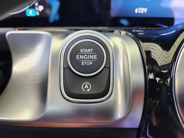 Photo of 2025 Starling Blue Metallic Mercedes-Benz GLB 250