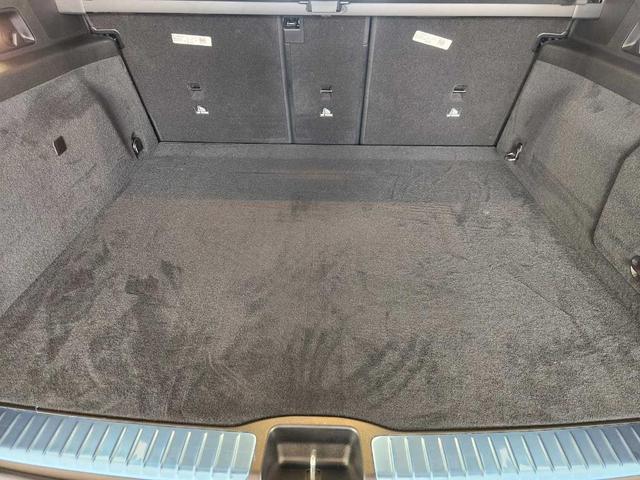 Photo of 2025 Gray Metallic Mercedes-Benz GLE 450e