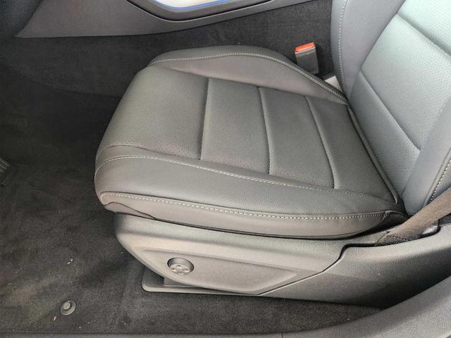 Photo of 2025 Gray Metallic Mercedes-Benz GLE 450e