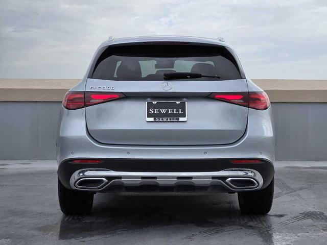 Photo of 2024 Cirrus Silver Metallic Mercedes-Benz GLC 300