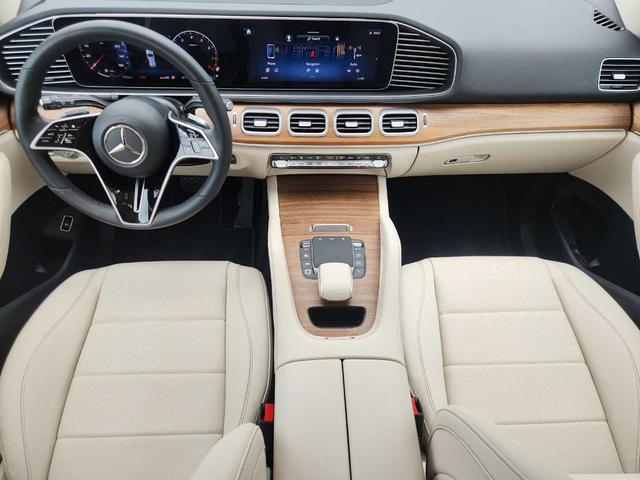 Photo of 2025 Polar White Mercedes-Benz GLE 350