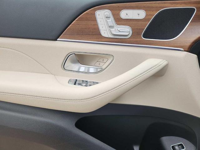 Photo of 2025 Polar White Mercedes-Benz GLE 350