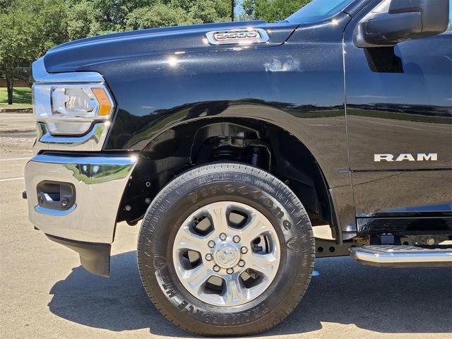 Photo of 2024 Diamond Black Crystal Pearlcoat RAM 2500