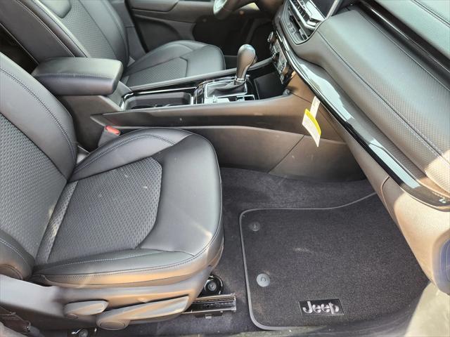 Photo of 2025 Hydro Blue Pearlcoat Jeep Compass