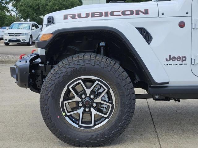 Photo of 2025 Bright White Jeep Gladiator