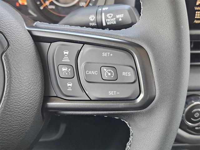 Photo of 2025 Bright White Jeep Gladiator