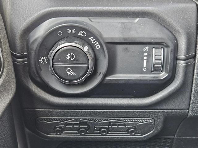 Photo of 2025 Bright White Jeep Gladiator