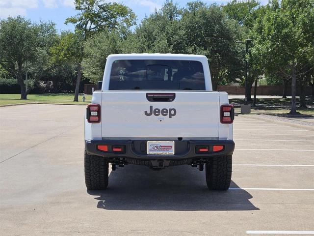 Photo of 2025 Bright White Jeep Gladiator
