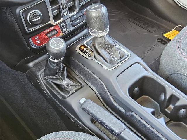 Photo of 2025 Bright White Jeep Gladiator