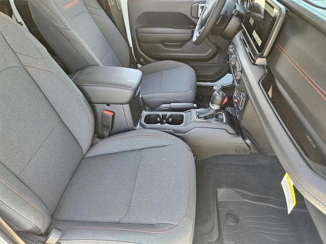 Photo of 2025 Bright White Jeep Gladiator