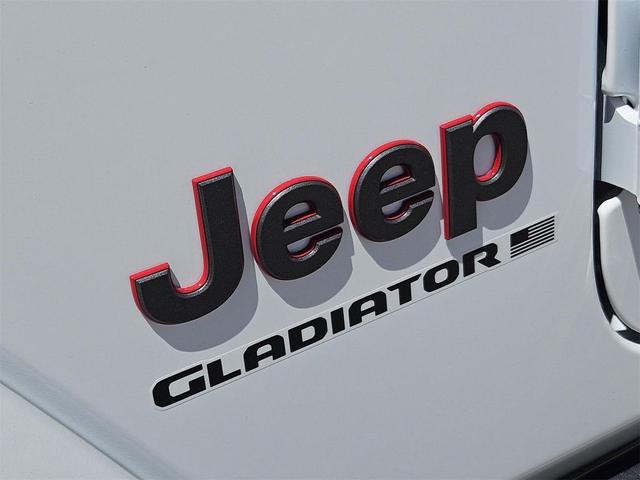 Photo of 2025 Bright White Jeep Gladiator