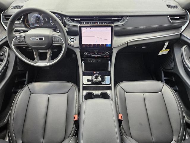 Photo of 2025 Bright White Jeep Grand Cherokee L