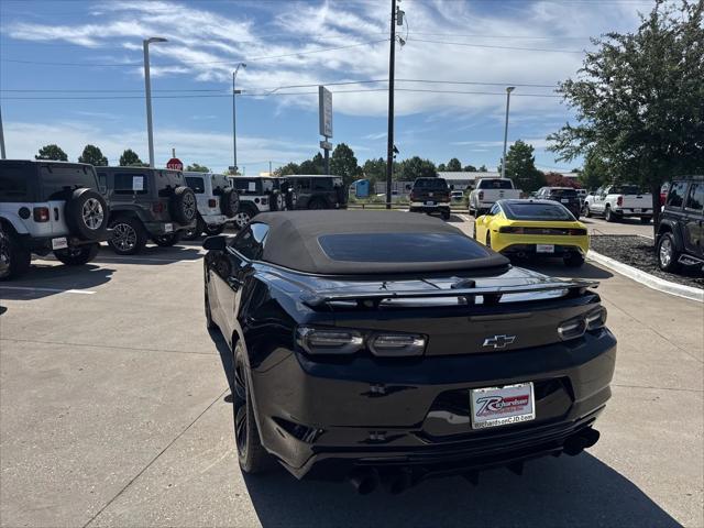 Photo of 2022 Black Chevrolet Camaro
