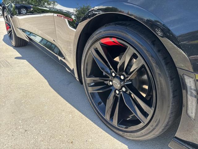 Photo of 2022 Black Chevrolet Camaro