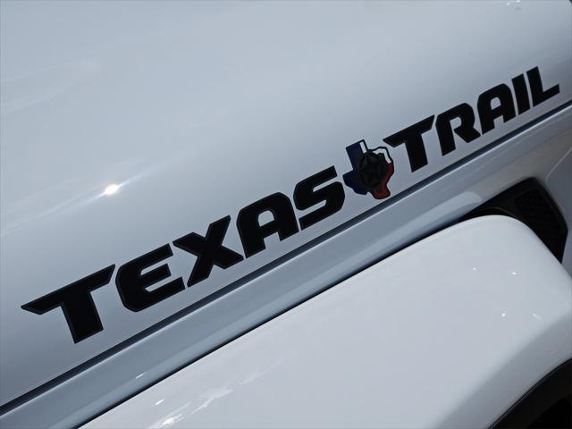Photo of 2025 Bright White Jeep Gladiator