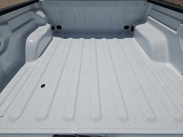 Photo of 2025 Bright White Jeep Gladiator