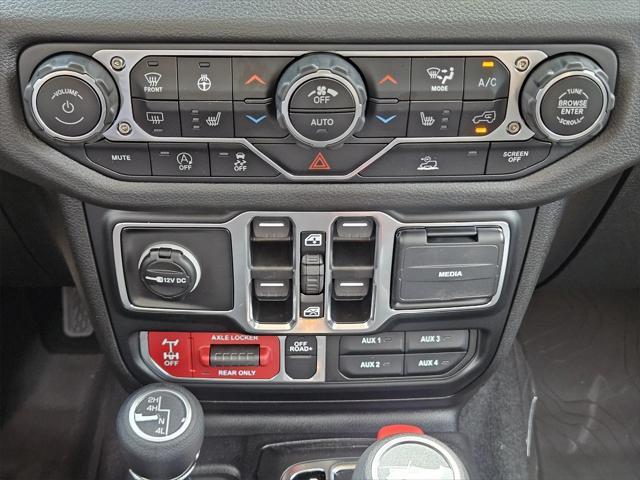 Photo of 2025 Black Clearcoat Jeep Wrangler