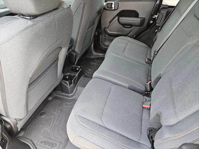 Photo of 2025 Black Clearcoat Jeep Wrangler