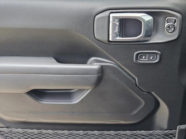 Photo of 2025 Black Clearcoat Jeep Wrangler
