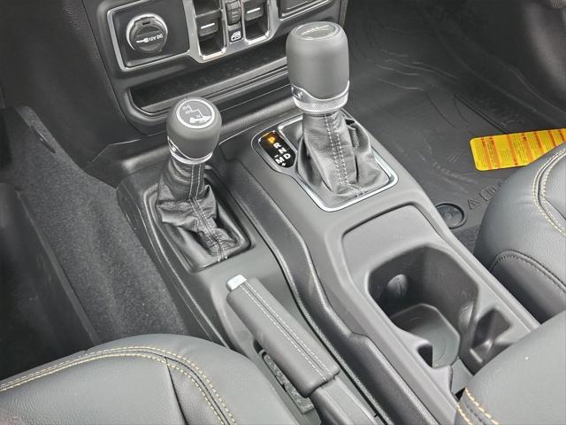 Photo of 2025 Black Clearcoat Jeep Gladiator