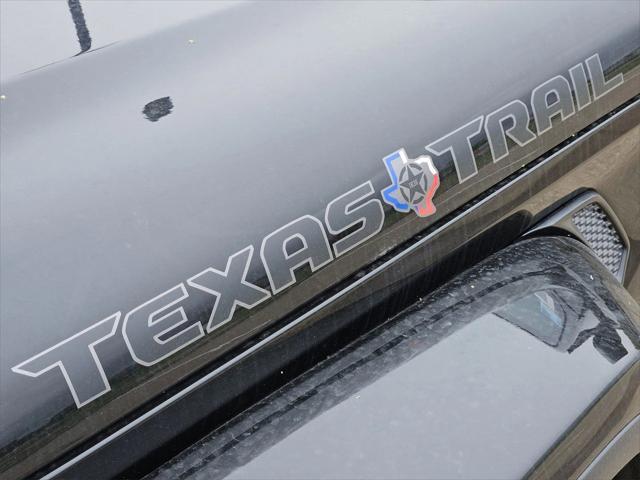Photo of 2025 Black Clearcoat Jeep Gladiator