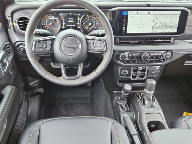 Photo of 2025 Black Clearcoat Jeep Gladiator