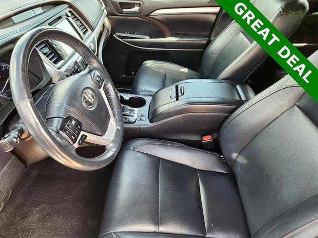 Photo of 2018 Celestial Silver Toyota Highlander